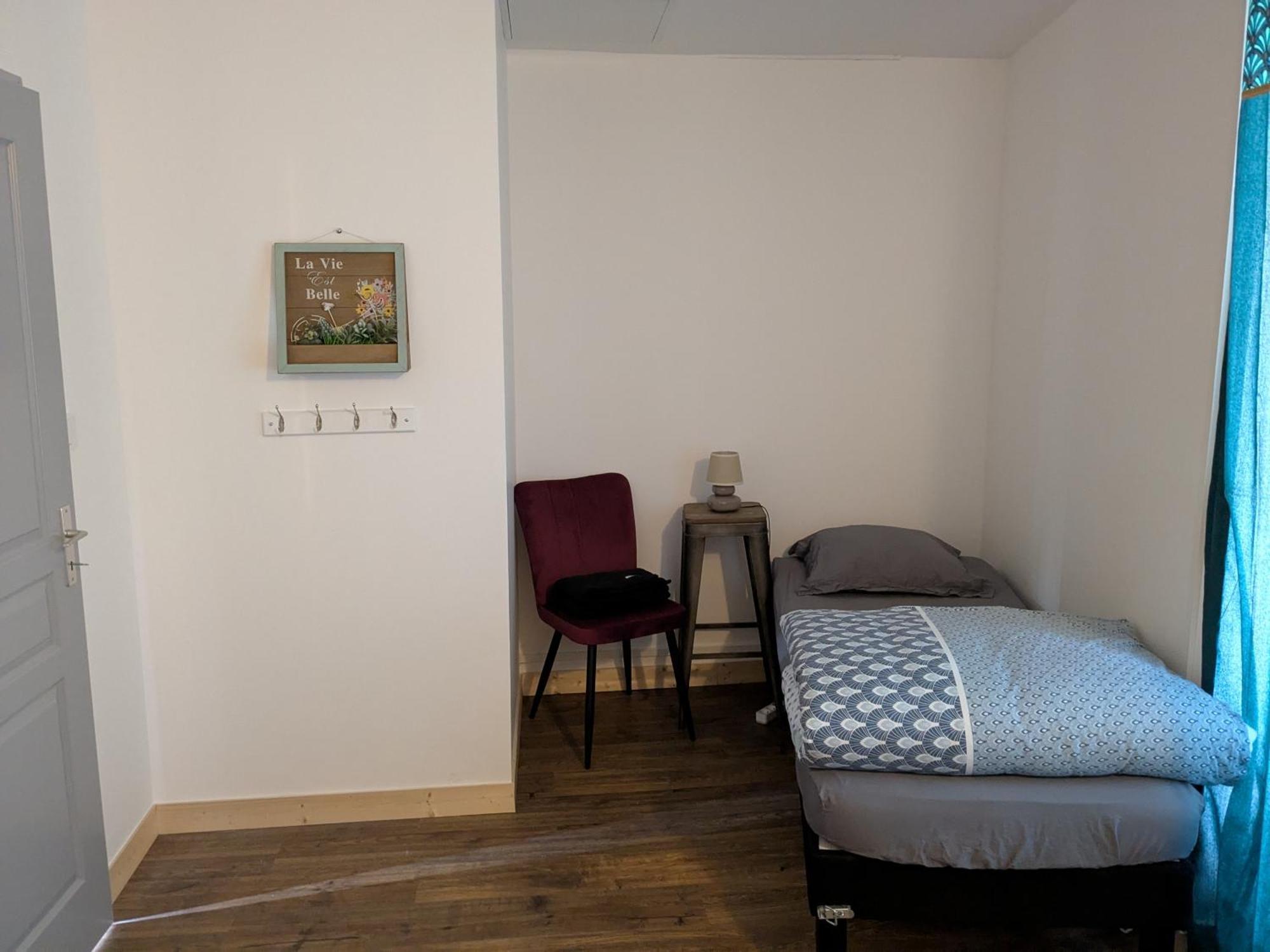 Chez Cornelia Bed & Breakfast เอสตัง ภายนอก รูปภาพ